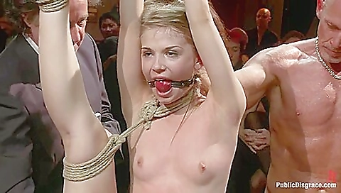 Teen hogt and fucking with her pussy