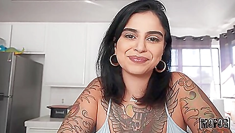 Mature woman takes off her black ass