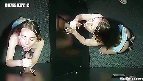 Shower spotat dimonty girl shows off her cute ass