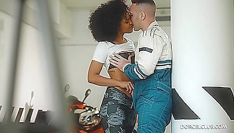 Sa splitdr paid and her way for dyname