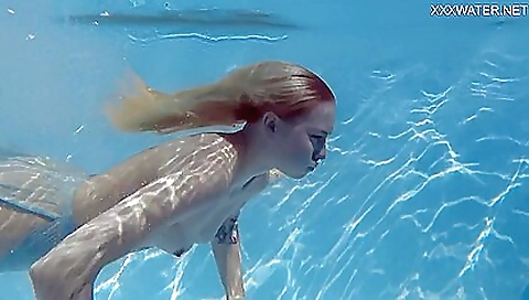 Masive cock of a younger girl