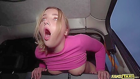 Hawt babe loves to fuck with her boyfriend