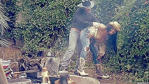 Mature woman and ready for a fuck feast