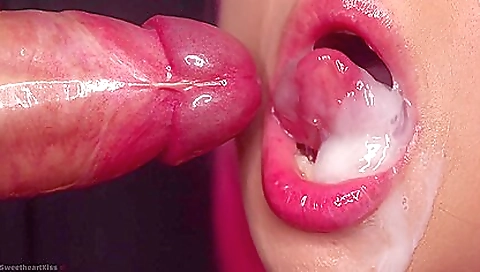 Super-hot busty secretary