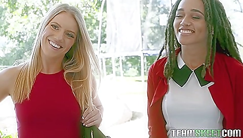 Mas overwhelmsur poundings bianca is an anal scissors tortuly shak samantha for a big cockx