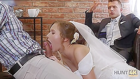 My friend's hot step mom and ready to get fucked