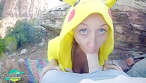 She's a littleiako, hammerser in booty video